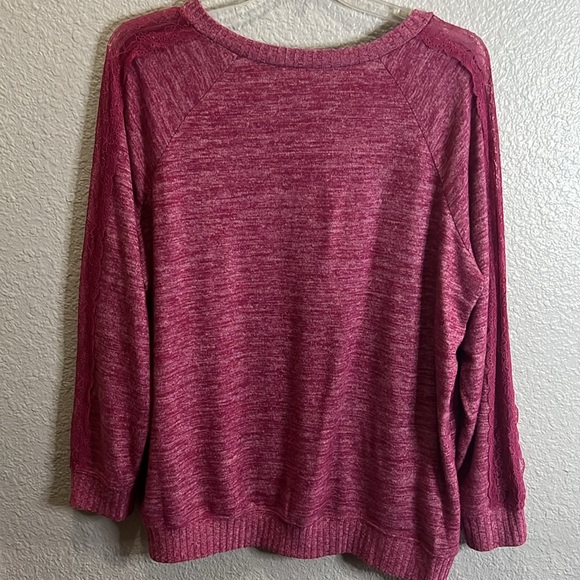 Torrid Super soft plush pink sweater with lace inset size 2 - Picture 4 of 5